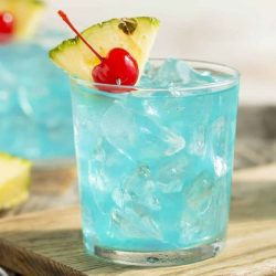 lizziesAxeThrowing_blueHawaiian