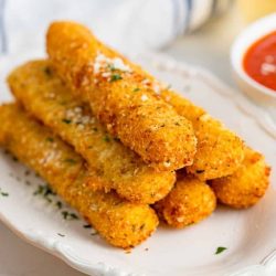 lizziesAxeThrowing_mozzSticks